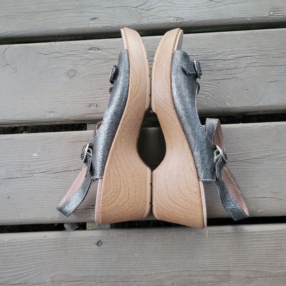 Dansko Joanie Metallic Pewter Leather Ankle Strap Buckle Platform Sandals 42 - Picture 3 of 9
